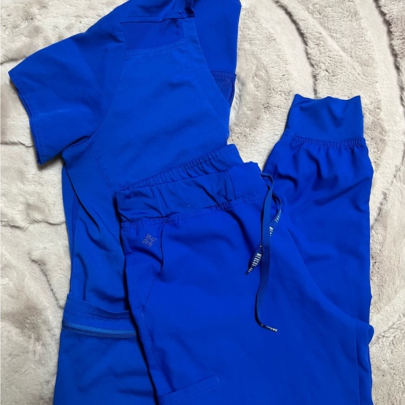 Size Large Jogger Scrub Sets - Picture 2 of 3